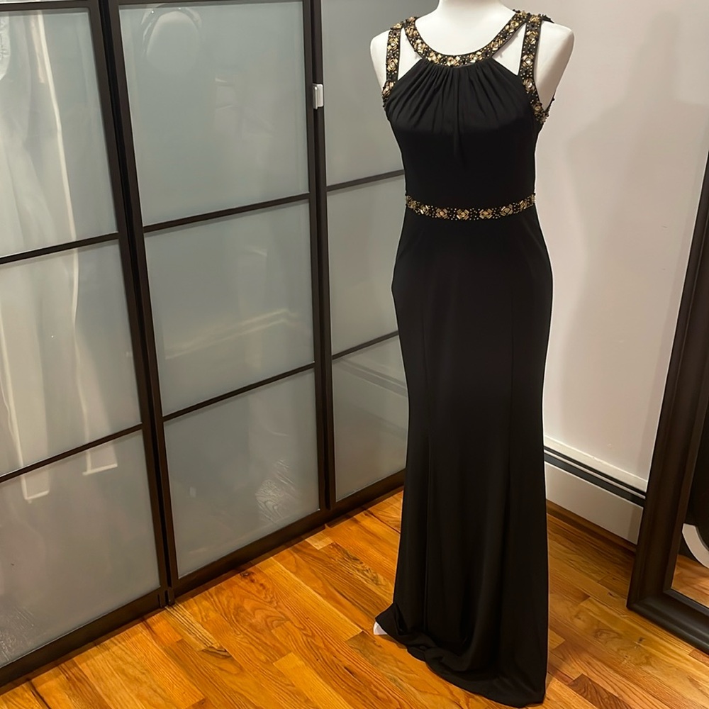 Black Sleeveless Evening Gown